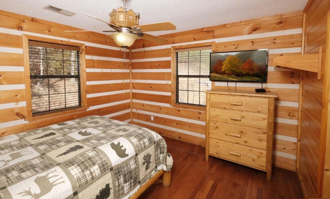 Villa Smoky View With A Twist à Pigeon Forge Extérieur photo