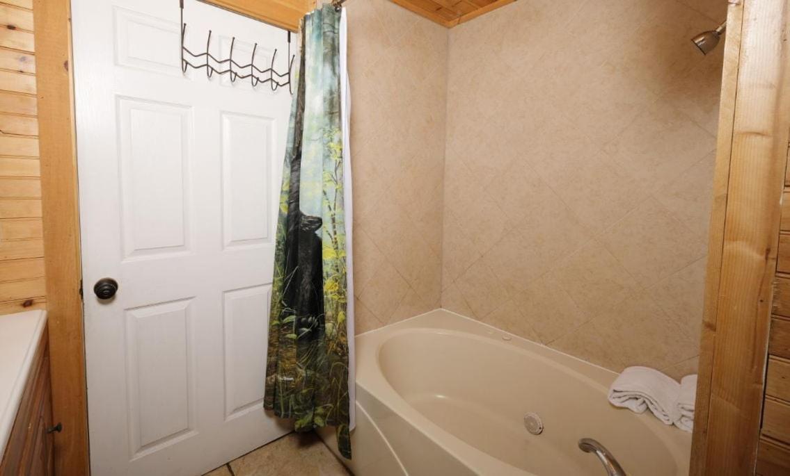 Villa Smoky View With A Twist à Pigeon Forge Extérieur photo