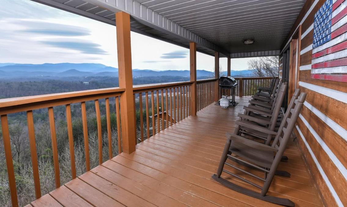 Villa Smoky View With A Twist à Pigeon Forge Extérieur photo
