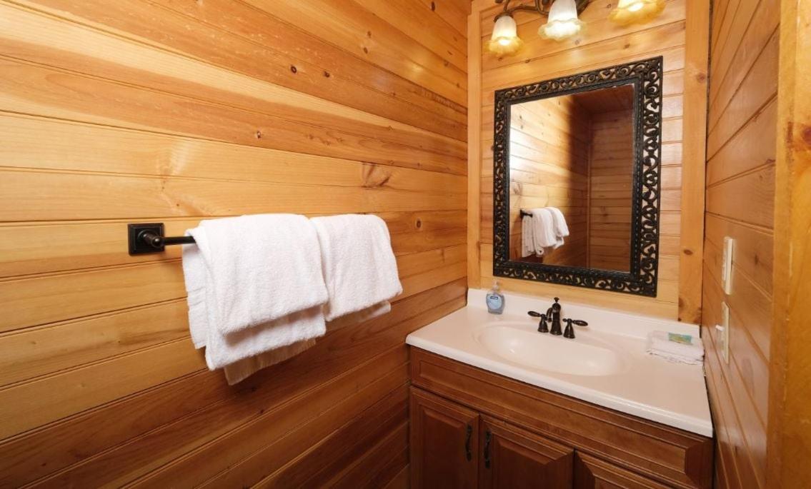 Villa Smoky View With A Twist à Pigeon Forge Extérieur photo