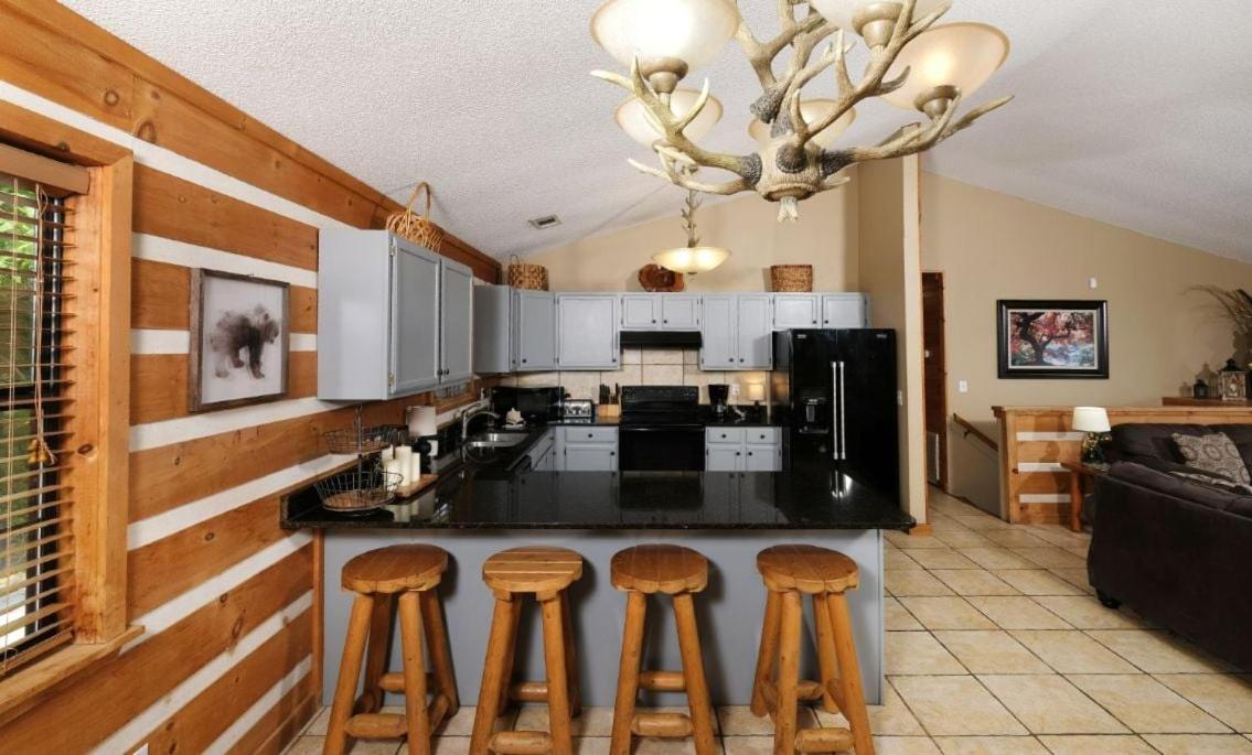 Villa Smoky View With A Twist à Pigeon Forge Extérieur photo