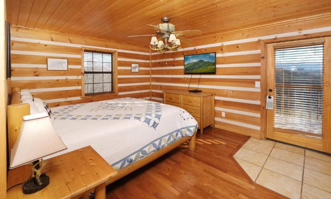 Villa Smoky View With A Twist à Pigeon Forge Extérieur photo
