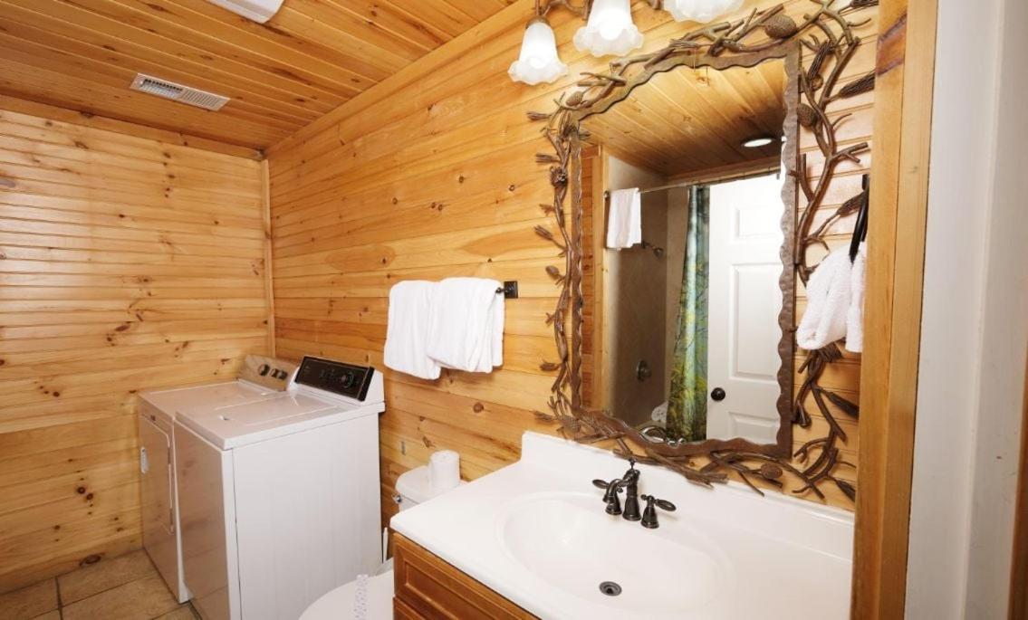 Villa Smoky View With A Twist à Pigeon Forge Extérieur photo