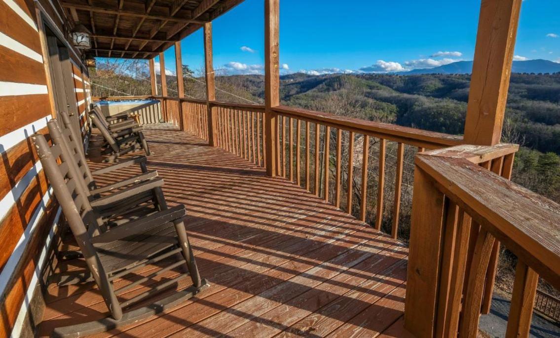 Villa Smoky View With A Twist à Pigeon Forge Extérieur photo