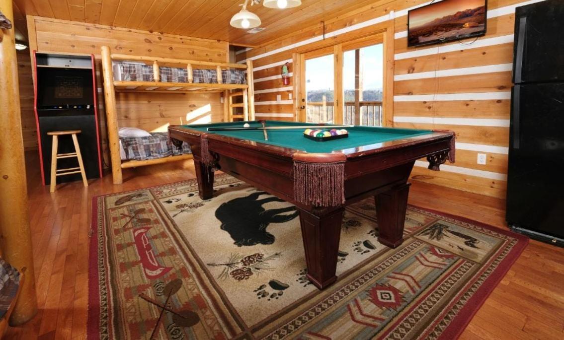 Villa Smoky View With A Twist à Pigeon Forge Extérieur photo