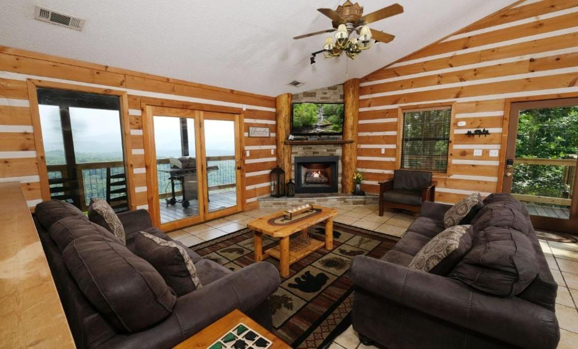 Villa Smoky View With A Twist à Pigeon Forge Extérieur photo
