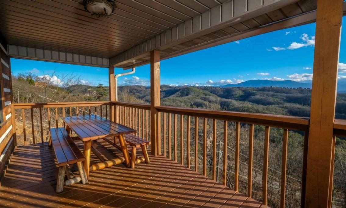 Villa Smoky View With A Twist à Pigeon Forge Extérieur photo